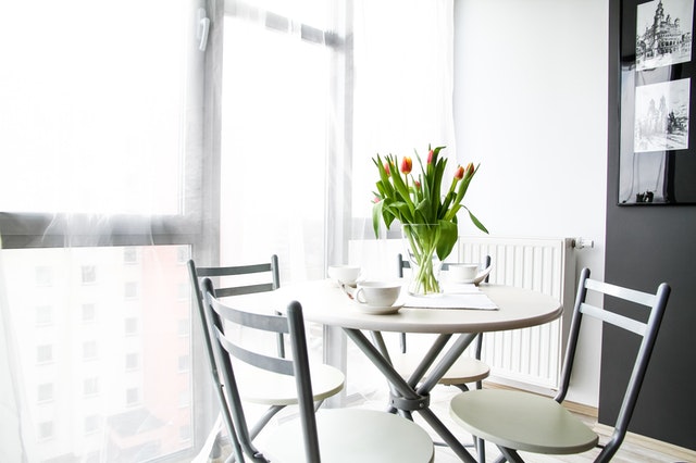 Table et chaises de cuisine en bois 