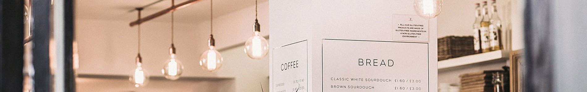 guirlande lumineuse dans un café