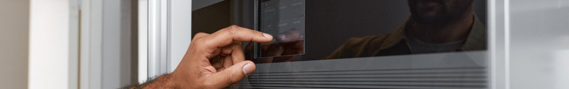 homme devant sa chaudière