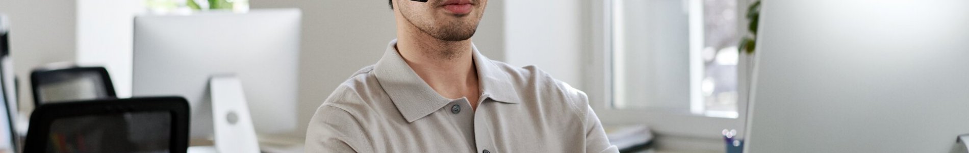 Homme en télétravail