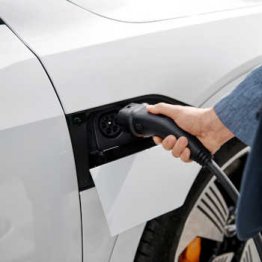 Bannière voiture électrique en charge 350 x 350