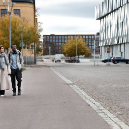 Etudiants qui marchent