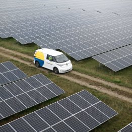 Voiture Vattenfall champs d'éoliennes