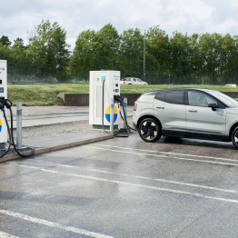 voiture qui charge vattenfall