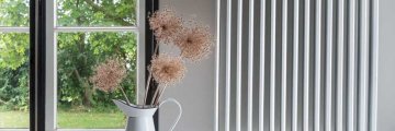 Radiateur dans une pièce blanche
