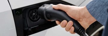 Bannière voiture électrique en charge 1920 x 350