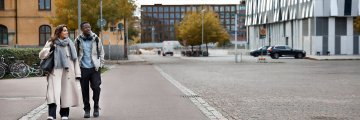 Etudiants qui marchent