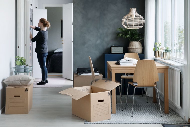 un mois avant son déménagement